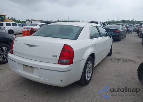 2007 Chrysler 300 Touring z USA, uszkodzony, nr VIN 2C3KA53G27H805035